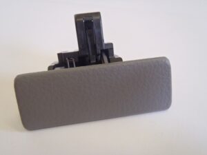 Suzuki Sx4 kesztyűtartó kilincs